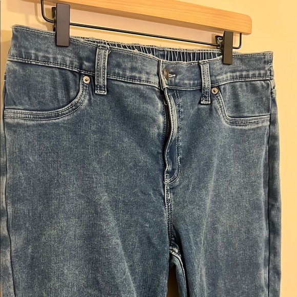 Aerie Light Wash Elastic Waist Flare Leg Jeans - Large - Picture 2 of 10